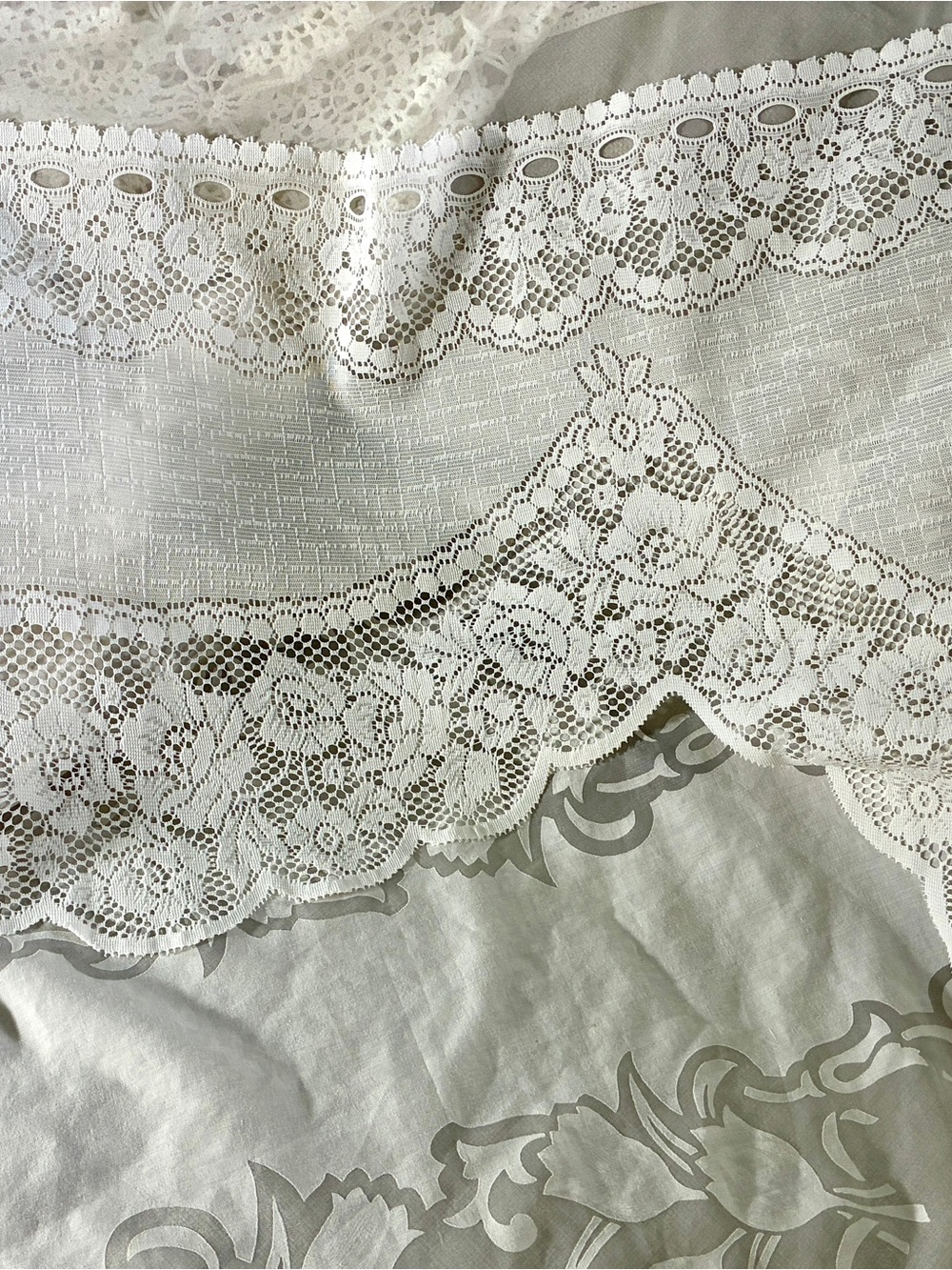 Vintage white lace window valance curtain floral scalloped edge buttons holes